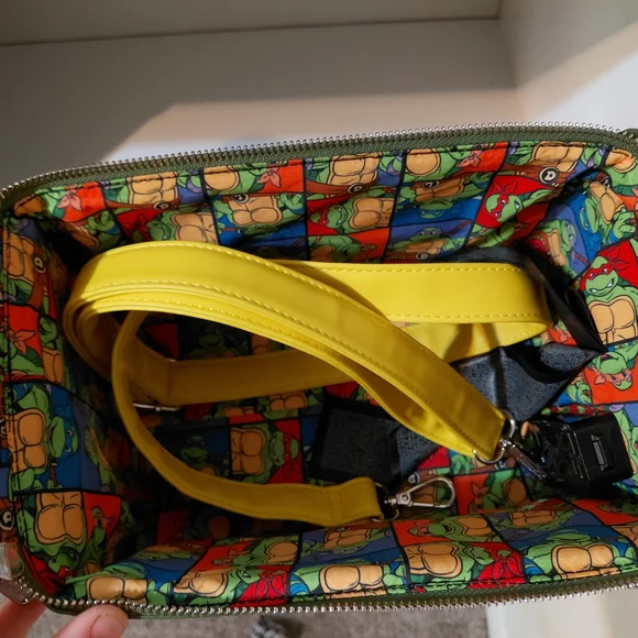 Toy Van - Green, Yellow, Orange - Picture 2 of 9